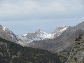Verso Enciastraia e Rocca dei 3 Vescovi con la prima neve