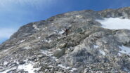 risalendo la prima parte dello sperone roccioso