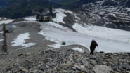 salendo lungo lo sperone roccioso...01