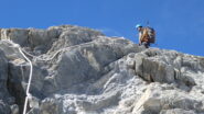 salendo lungo lo sperone roccioso...02