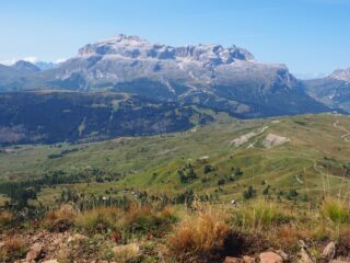 Il Gruppo del Sella con il Piz Boè dalla dorsale.