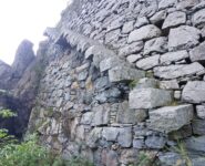 La scalinata del basamento della teleferica di Orfalecchio