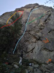 SIAMO MICA ... : giallo
TOTEM BIANCO: rosso 
TI HO PERSO ... : azzurro 
YODAPARO: verde
PARIS-TEXAS: a dx 