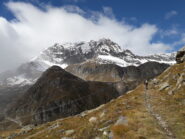 Quasi al lago dell'Agnel la mole imponente della Basei