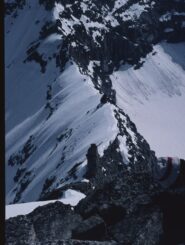 La cresta della Via Normale vista dalla vetta.