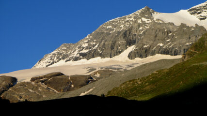 prime luci del sole sulla Cima Nord del Breihtorn