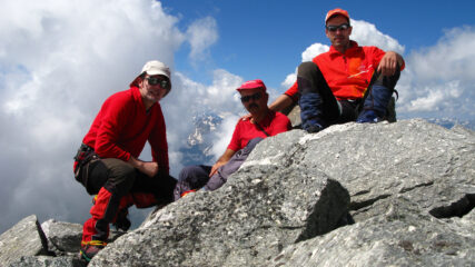 foto di gruppo in vetta alla Cima Nord del Breithorn