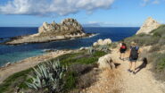 Arriviamo a Cala del Faraglione.