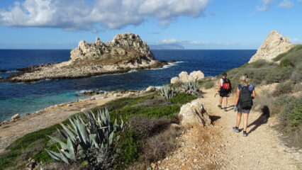 Arriviamo a Cala del Faraglione.