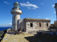 Breve visita al Faro di Capo Grosso messo male.
