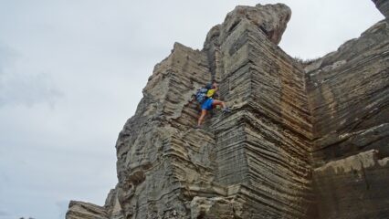Il sottoscritto in arrampicata su un torrione.