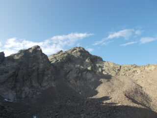 al centro la meta con sulla dx la cresta di salita..