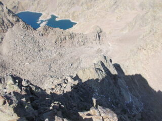 i laghi rabouns e la cresta di salita dalla vetta del Corborant..