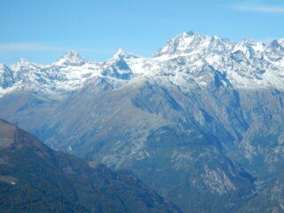sullo sfondo Ciarforon,Tresenta e Gran Paradiso