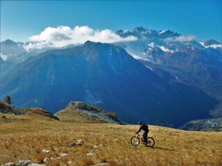 Sui prati verso il Serasin.