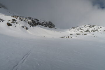 in alto tutto ben coperto