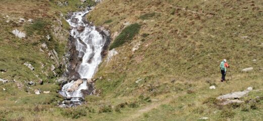 passando nei pressi di una cascatella del Rio Rotental