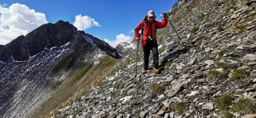 Angelo in salita lungo il versante SO del Corno Mutt