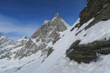 qui ho preferito parcheggiare gli sci