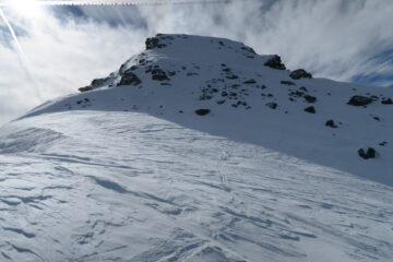 nel primo tratto un pò di attenzione alle pietre ma si passa bene