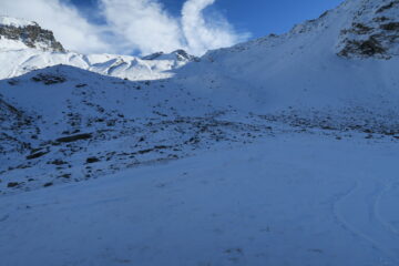 ho fatto arrabbiare le solette per scendere fin qui ma ora sci sullo zaino