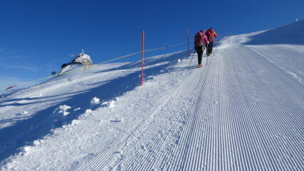 salendo verso il Klein Matterhorn