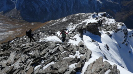 in discesa a quota 3020 m lungo la cresta SO del Boucher