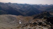 Il lago Reisassa (a forma di cuore a inizio stagione) dalla cima del Ferra