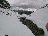 Quasi ai laghi, torrente senza neve