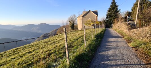 appena oltrepassata la chiesetta sopra Creto