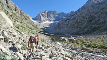 Spunta la parete meridionale della Meije.