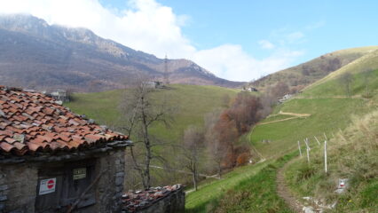 In salita verso il Resegone.