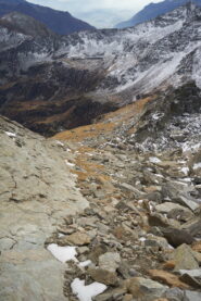 Altra pietraia lungo il sentiero in discesa