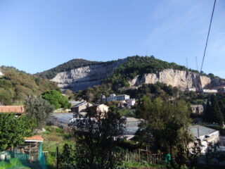 Il Monte Gazzo da Costa di Sestri
