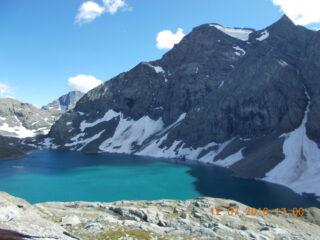Il Lago dell Rossa (2718m) sovrastato dalle punte Croce Rossa e d'Arnas.