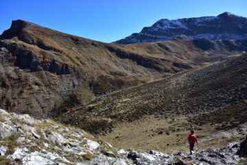 Sul sentiero dal Lago Tempesta verso il Colle Intersile