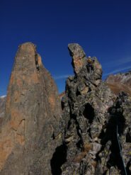 Disarrampicando, sullo sfondo la Torre Castello