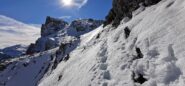 il traverso innevato a quota 2780 m nella parte alta del vallone di salita