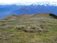 Vista dalla cima verso la croce, là in fondo