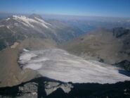 il ghiacciaio lambisce la cresta di salita