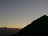 Albeggia ad Arbolle. La sagoma e' della Becca di Nona, la meta