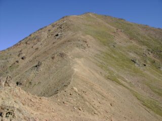 Dal colle la cima sembra vicina!