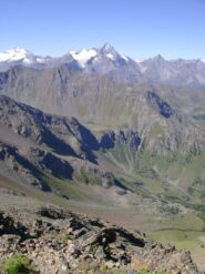 Vista su Comboé, Arbolle, la Cresta Nera e il gruppo della Grivola