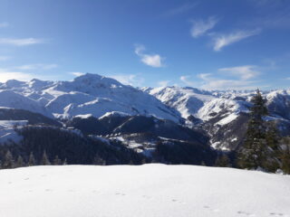 panorama verso la conca di Artesina e il Monte Mondolè.