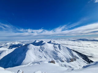 Vista sull’alta val Tanaro dalla cresta del Mongioie 