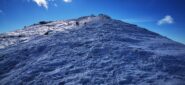 il vasto e facile crinale che porta in vetta al Saccarello
