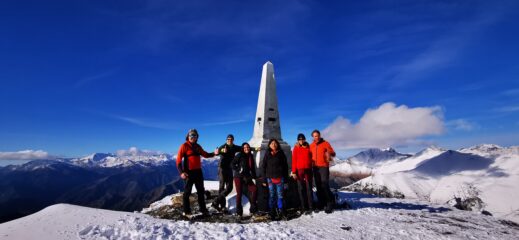 foto di gruppo in vetta