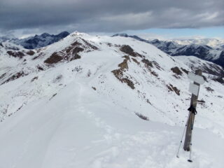 Sempre dai pressi della cima, la cresta verso la Grifone.