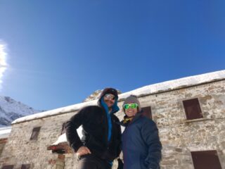 Davanti al rifugio