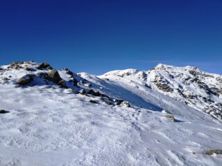 Dorsale che conduce alla Colma di Mombarone.